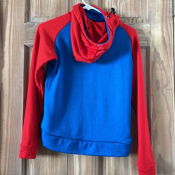 Thuja burrow fleece hoodie - Picture 4 of 6